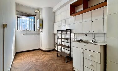 Se Vende Amplio Departamento Clásico, Santiago. Piso Parqué