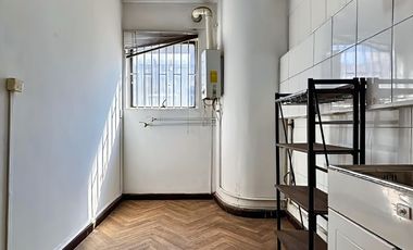 Se Vende Amplio Departamento Clásico, Santiago. Piso Parqué