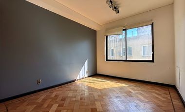 Se Vende Amplio Departamento Clásico, Santiago. Piso Parqué