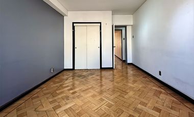 Se Vende Amplio Departamento Clásico, Santiago. Piso Parqué