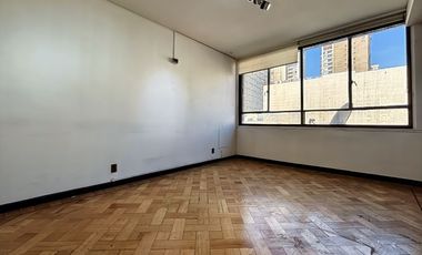 Se Vende Amplio Departamento Clásico, Santiago. Piso Parqué