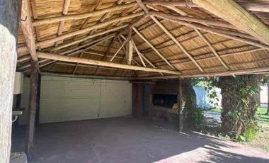 Oportunidad en Altos del Sauce — casa quinta con pileta, quincho y 3 dormitorios - Sauce Viejo