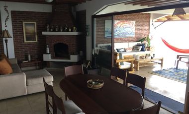 Casa de venta frente al mar en La Entrada