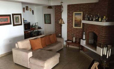 Casa de venta frente al mar en La Entrada