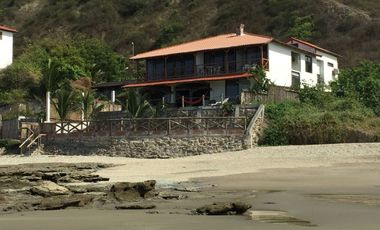 Casa de venta frente al mar en La Entrada