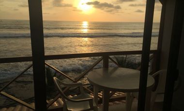 Casa de venta frente al mar en La Entrada