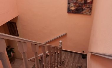 VENTA DE CASA EN PENJAMO.  3 HABITACIONES ( 2 EN PB). ESPACIOS AMPLIOS ZONA CORRAL DE PIEDRA.