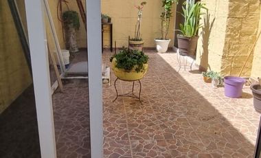 VENTA DE CASA EN PENJAMO.  3 HABITACIONES ( 2 EN PB). ESPACIOS AMPLIOS ZONA CORRAL DE PIEDRA.