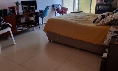 VENTA DE CASA EN PENJAMO.  3 HABITACIONES ( 2 EN PB). ESPACIOS AMPLIOS ZONA CORRAL DE PIEDRA.