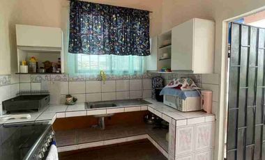 Vendo casa de cuatro dormitorios