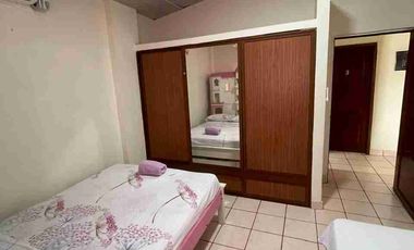 Vendo casa de cuatro dormitorios