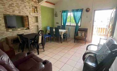 Vendo casa de cuatro dormitorios