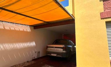 OPORTUNIDAD CASA CÉNTRICA CON PILETA, QUINCHO Y COCHERA EN SANTO TOMÉ