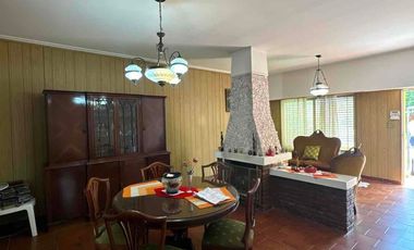 OPORTUNIDAD CASA CÉNTRICA CON PILETA, QUINCHO Y COCHERA EN SANTO TOMÉ