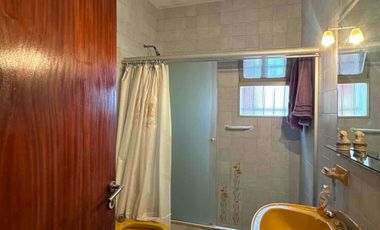 OPORTUNIDAD CASA CÉNTRICA CON PILETA, QUINCHO Y COCHERA EN SANTO TOMÉ