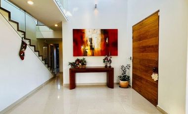 CASA EN RENTA EN METEPEC CON AMPLIO JARDIN