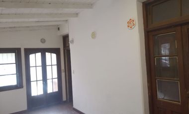 VENTA CASA ESTILO ANTIGUA 3 AMB. COCHERA, GRAN PARQUE GARAY AL 4500