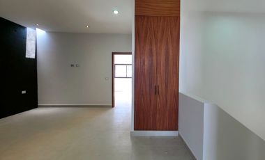 CASA CON RECAMARA EN PB $3'920,000.00  🌎Zona Residencial lomas de la rioja