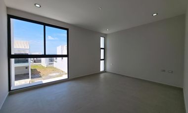 CASA CON RECAMARA EN PB $3'920,000.00  🌎Zona Residencial lomas de la rioja