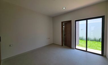 CASA CON RECAMARA EN PB $3'920,000.00  🌎Zona Residencial lomas de la rioja