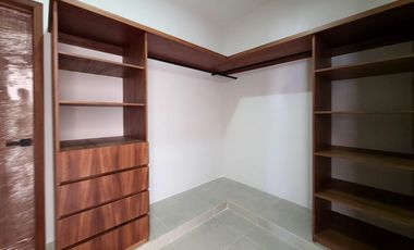 CASA CON RECAMARA EN PB $3'920,000.00  🌎Zona Residencial lomas de la rioja