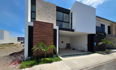 CASA CON RECAMARA EN PB $3'920,000.00  🌎Zona Residencial lomas de la rioja