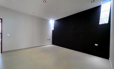 CASA CON RECAMARA EN PB $3'920,000.00  🌎Zona Residencial lomas de la rioja