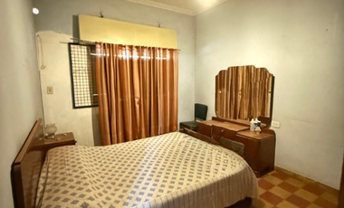 VENTA CASA EN ESQUINA SOBRE GRAN TERRENO EN SANTO TOMÉ A METROS DE SARMIENTO