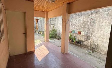 VENTA CASA EN ESQUINA SOBRE GRAN TERRENO EN SANTO TOMÉ A METROS DE SARMIENTO