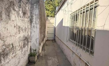 VENTA CASA EN ESQUINA SOBRE GRAN TERRENO EN SANTO TOMÉ A METROS DE SARMIENTO