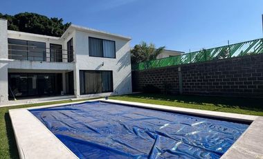 PROPIEDAD EN VENTA CON ALBERCA