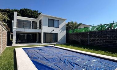 PROPIEDAD EN VENTA CON ALBERCA