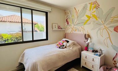 VENTA CASA CHAMISERO, CERCANA A COLEGIO ALIANZA FRANCESA Y AUTOPISTA NOR ORIENTE