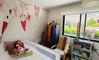 VENTA CASA CHAMISERO, CERCANA A COLEGIO ALIANZA FRANCESA Y AUTOPISTA NOR ORIENTE