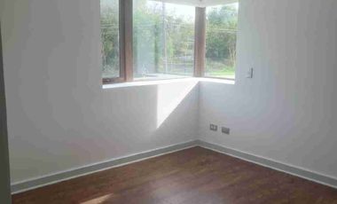 Arriendo de departamento tres dormitorios.