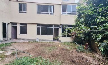 VENTA DE CASA COMO TERRENO- SAN ISIDRO