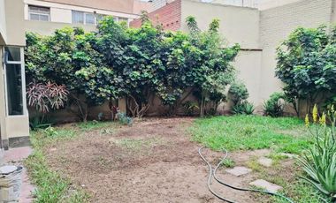 VENTA DE CASA COMO TERRENO- SAN ISIDRO