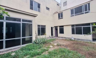 VENTA DE CASA COMO TERRENO- SAN ISIDRO