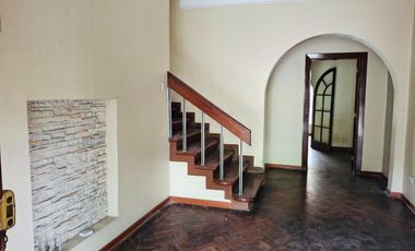 VENTA DE CASA COMO TERRENO- SAN ISIDRO