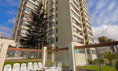 Vive frente al mar en Antofagasta: Avenida brasil Moderno departamento en Primera Línea con vistas inigualables