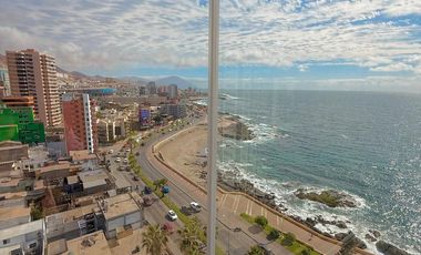 Vive frente al mar en Antofagasta: Avenida brasil Moderno departamento en Primera Línea con vistas inigualables