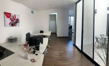 RENTA EDIFICIO COMERCIAL CON SALÓN DE CAPACITACIONES EN COLINAS DEL CIMATARIO, QRO. VR14A