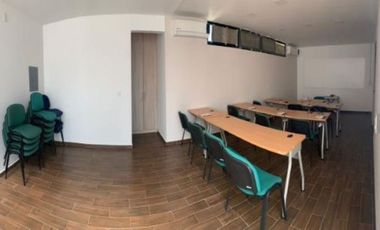 RENTA EDIFICIO COMERCIAL CON SALÓN DE CAPACITACIONES EN COLINAS DEL CIMATARIO, QRO. VR14A