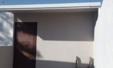 RENTA EDIFICIO COMERCIAL CON SALÓN DE CAPACITACIONES EN COLINAS DEL CIMATARIO, QRO. VR14A