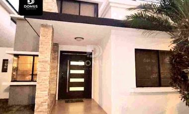 VENTA CASA- EXCELENTES ACABADOS