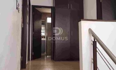 VENTA CASA- EXCELENTES ACABADOS