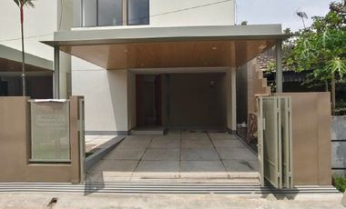 Rumah BARU dan CANTIK perpaduan Industrial Desain dan Tropical Modern di Riung sayap Margahayu Raya Metro Bandung dijual
