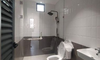 Rumah BARU dan CANTIK perpaduan Industrial Desain dan Tropical Modern di Riung sayap Margahayu Raya Metro Bandung dijual