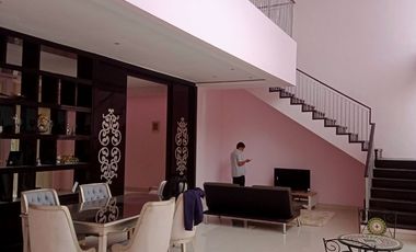 Disewakan RUMAH MEWAH 2 Lantai siap huni !! Pakuwon City Cluster Palm Beach