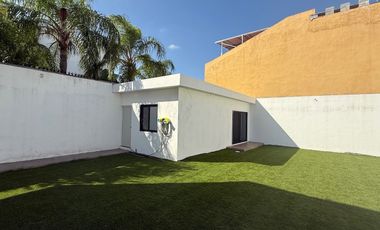 Casa en venta en Rinconada Colonial Apodaca NL con alberca y área de asador.